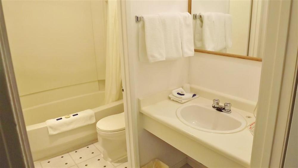 Canadas Best Value Inn Whitecourt Kamer foto