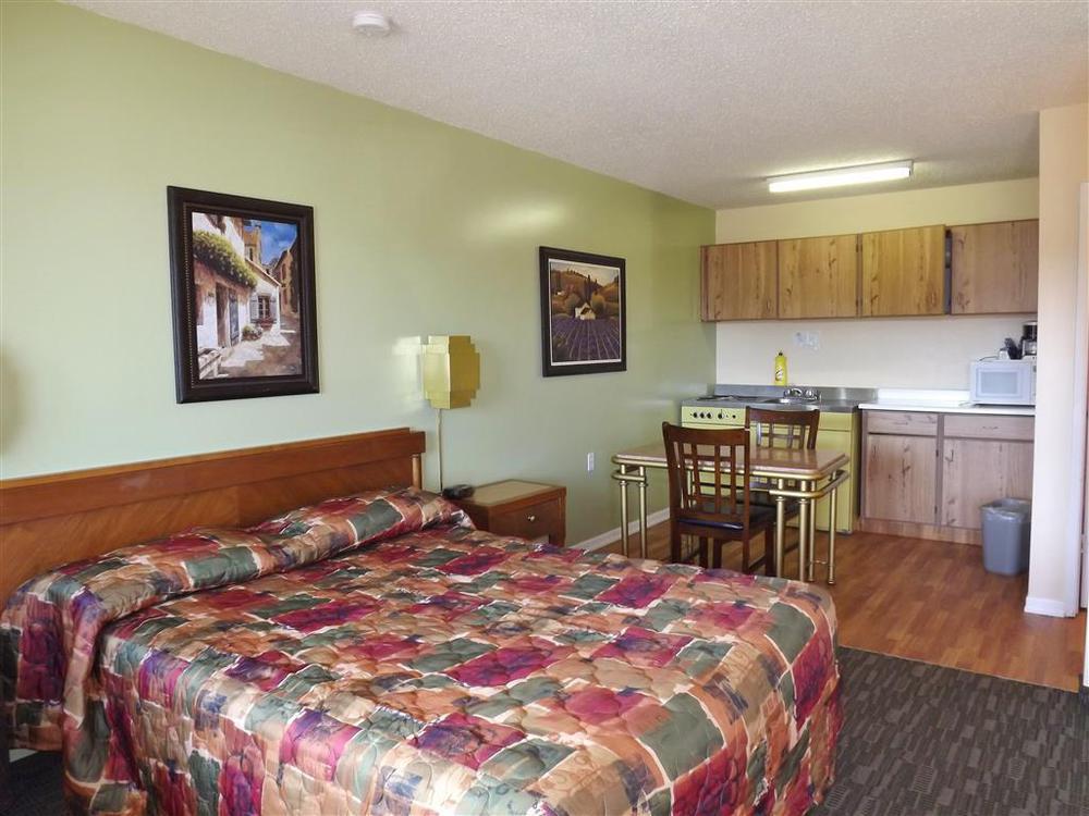 Canadas Best Value Inn Whitecourt Kamer foto