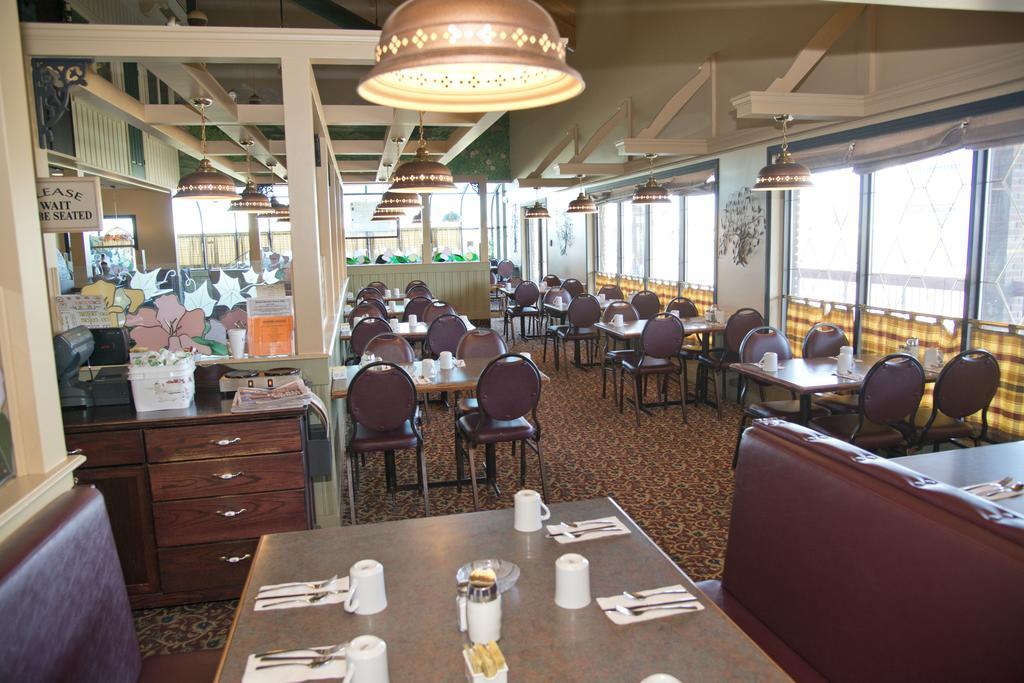 Canadas Best Value Inn Whitecourt Buitenkant foto