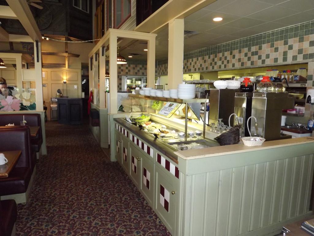 Canadas Best Value Inn Whitecourt Buitenkant foto