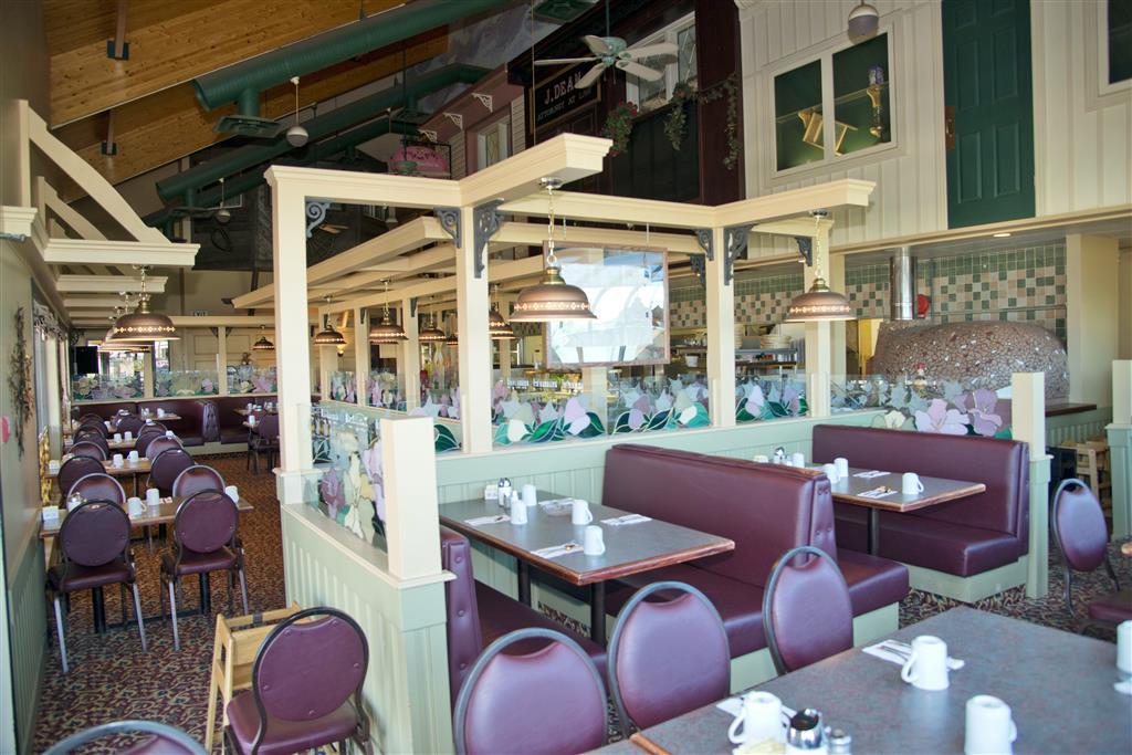 Canadas Best Value Inn Whitecourt Restaurant foto