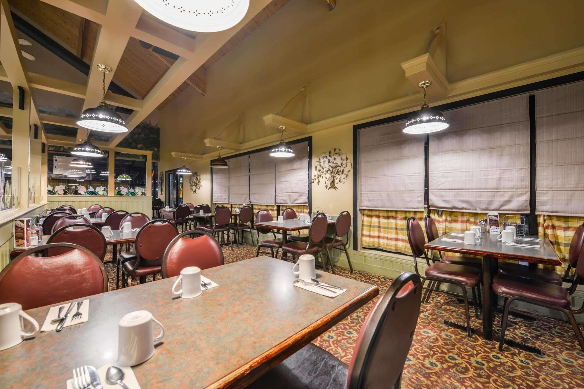 Canadas Best Value Inn Whitecourt Buitenkant foto