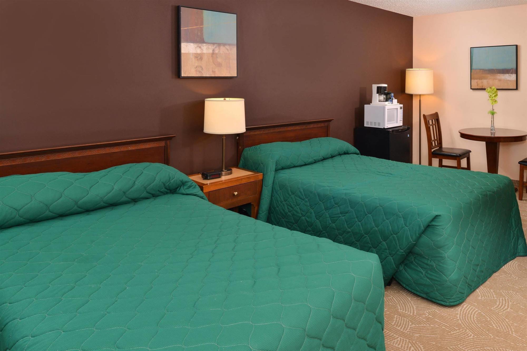 Canadas Best Value Inn Whitecourt Buitenkant foto