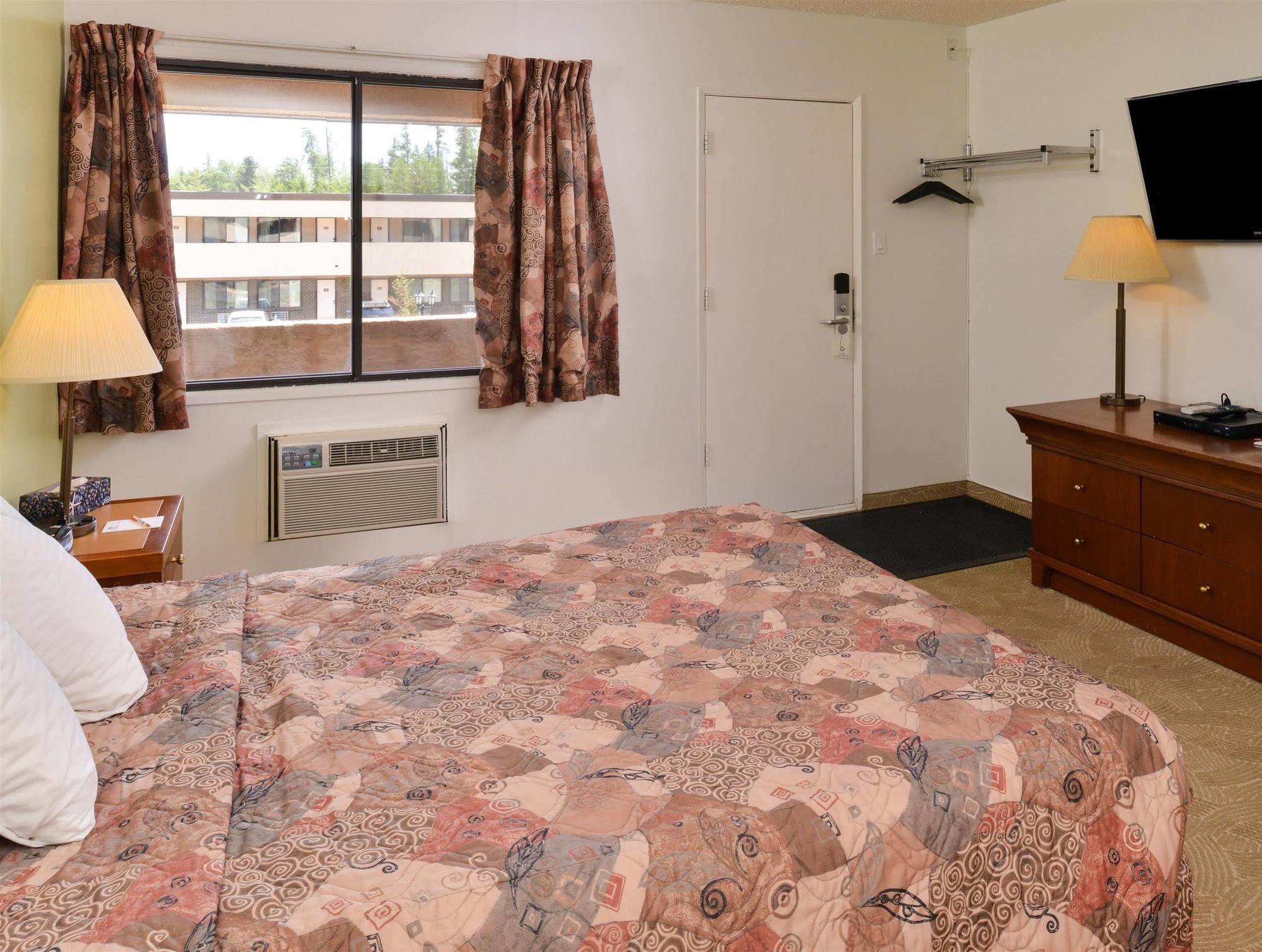 Canadas Best Value Inn Whitecourt Buitenkant foto